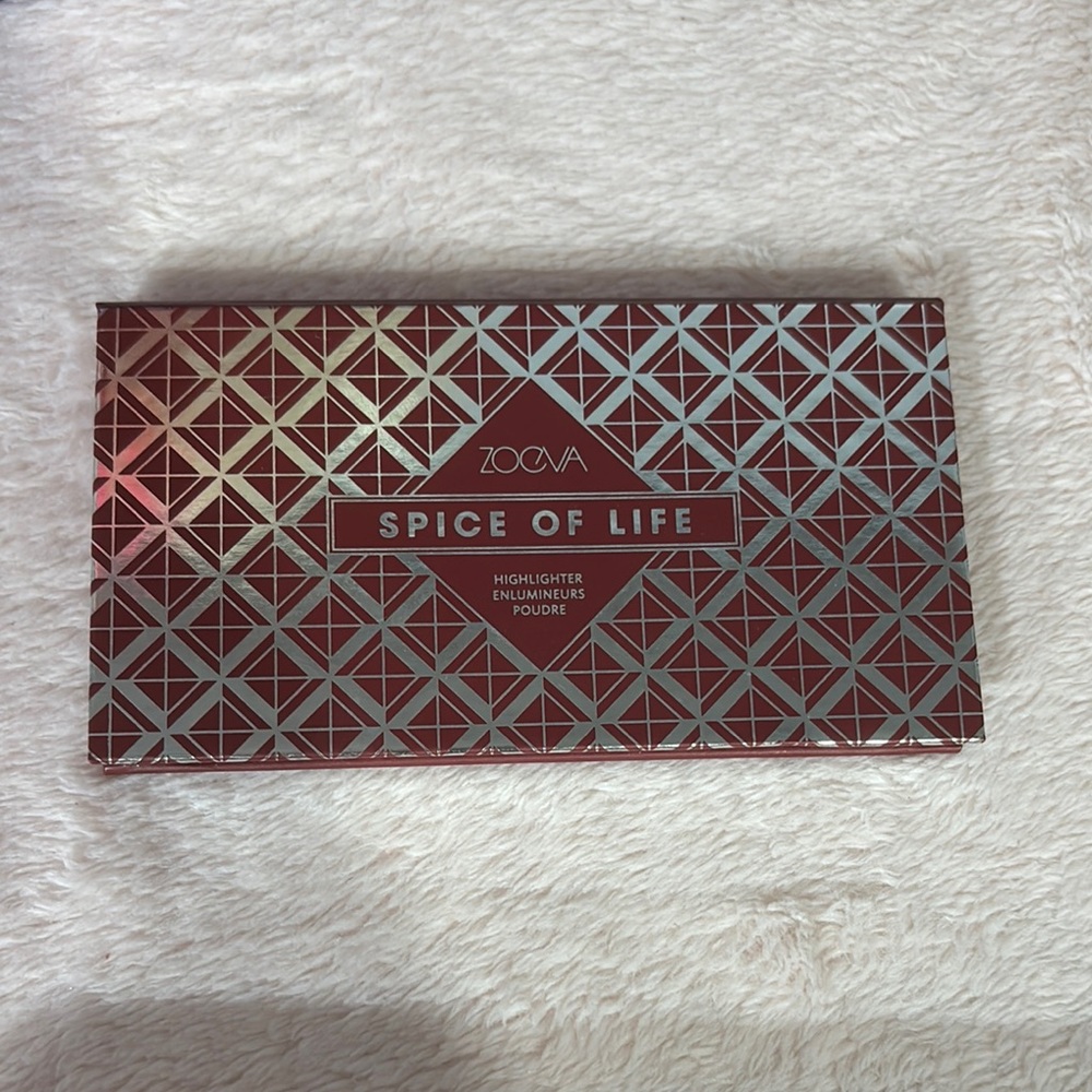 ZOEVA Spice of Life Highlighter Palette in Red and Silver